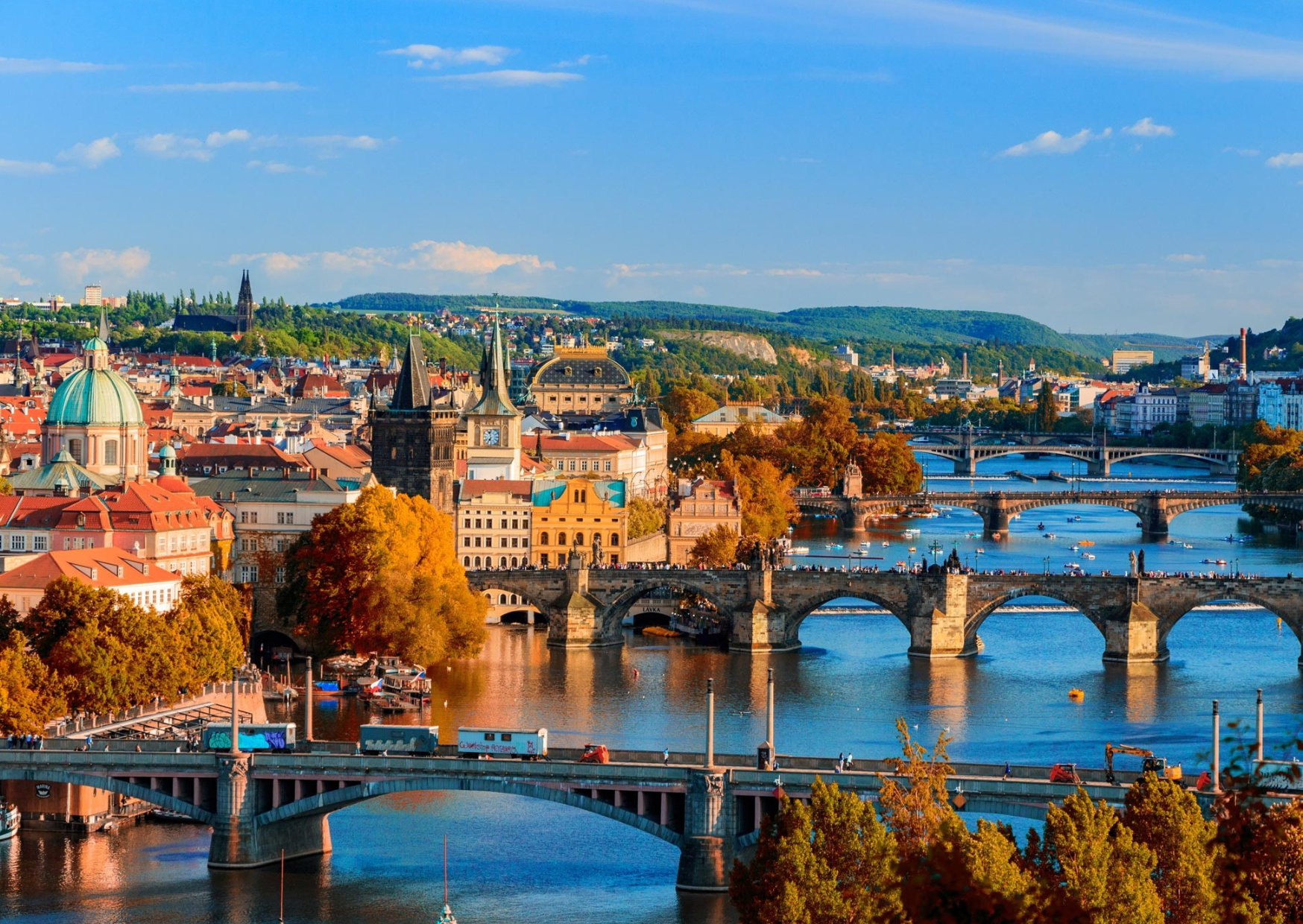 Vue panoramique de Prague et de ses ponts sur la Vltava, en République tchèque