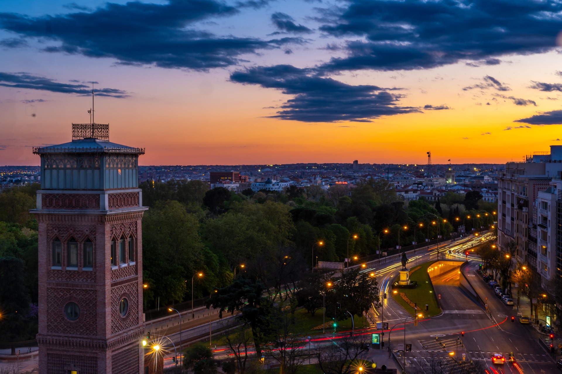 Coucher de soleil sur Madrid, capitale économique de l'Espagne